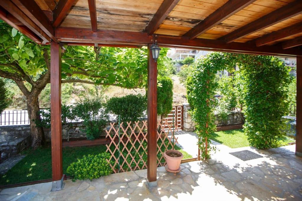Apartamento Wooden House In Ioánina Exterior foto