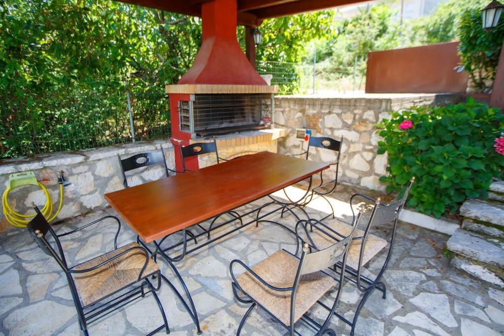 Apartamento Wooden House In Ioánina Exterior foto