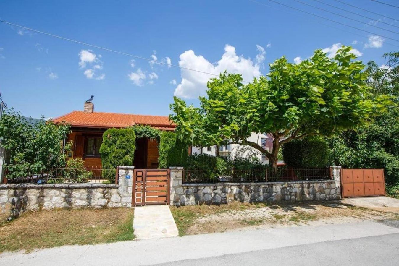 Apartamento Wooden House In Ioánina Exterior foto